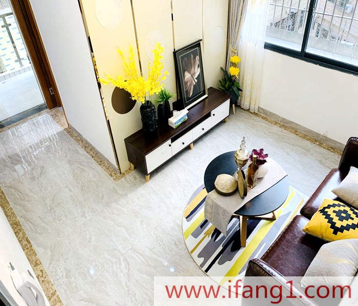 <a href=/longhua/ target=_blank class=infotextkey>大浪小產權房出售</a>：富麗華庭